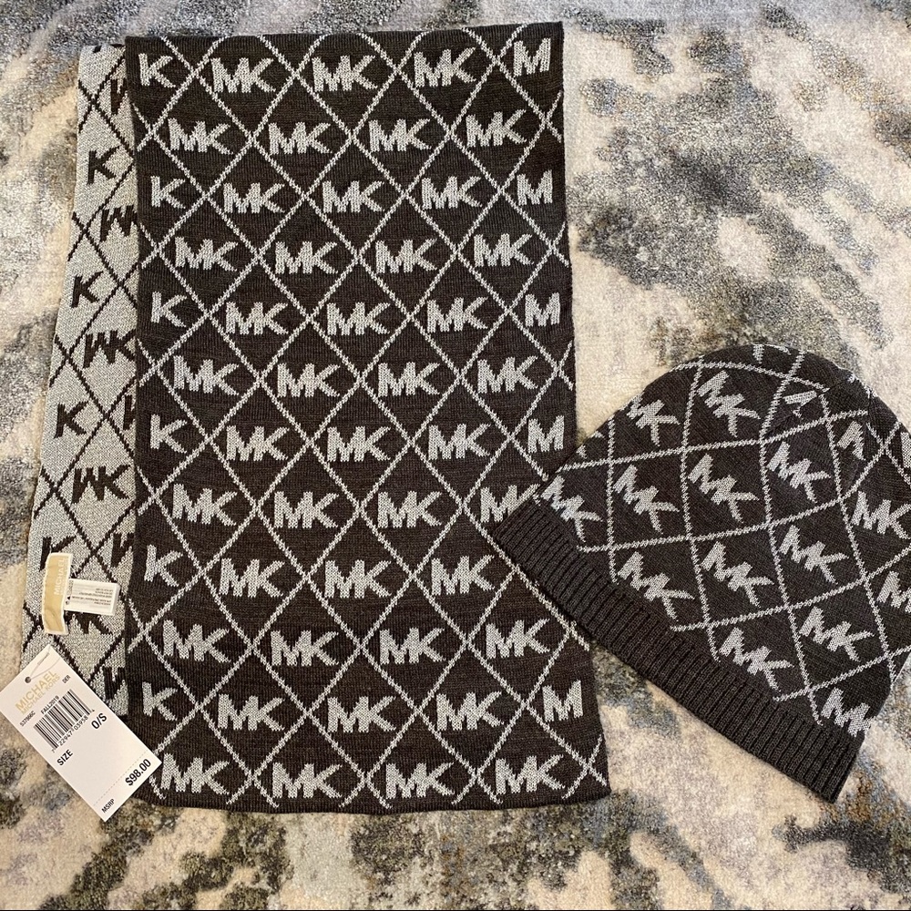 Michael Kors Scarf Hat Gift Set